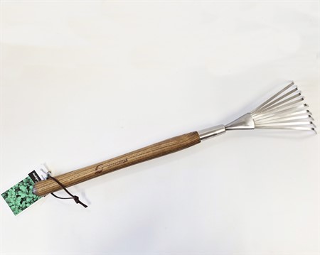 Long-handled hand rake